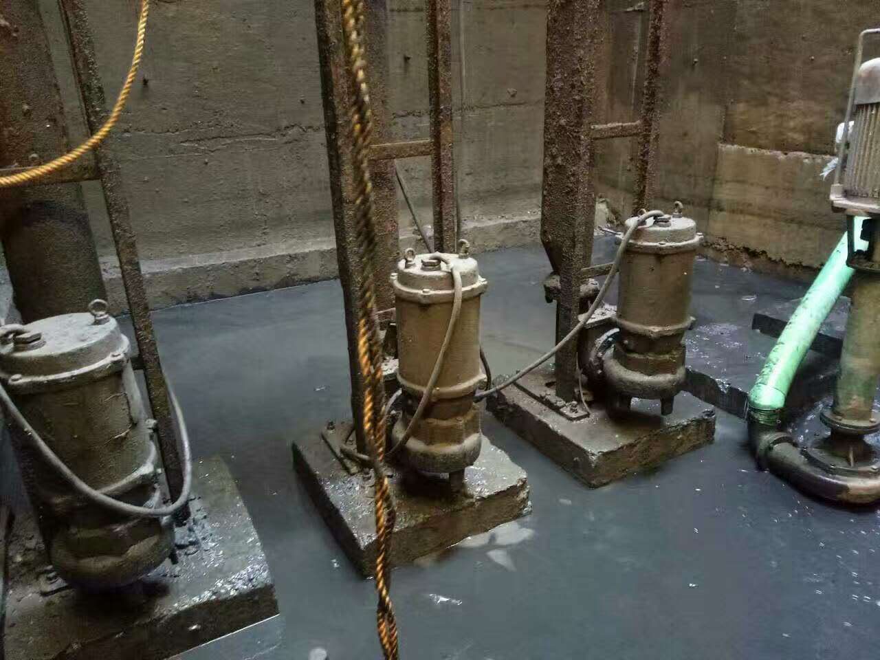 越秀污水池清理